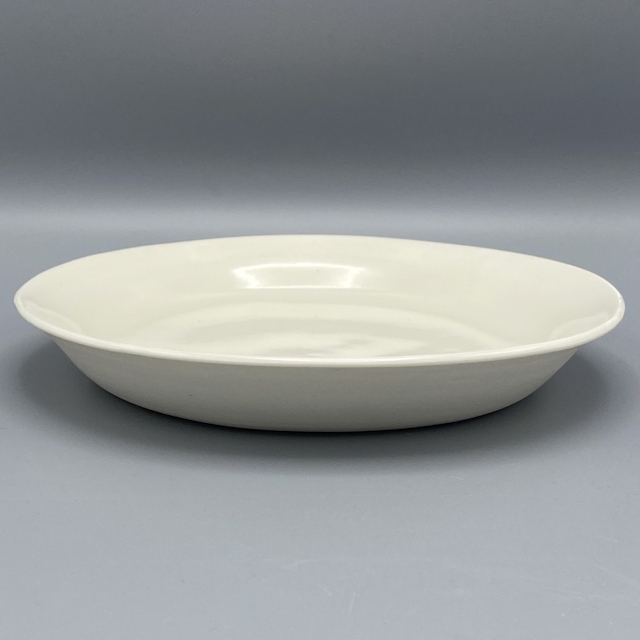 Simple porcelain plate