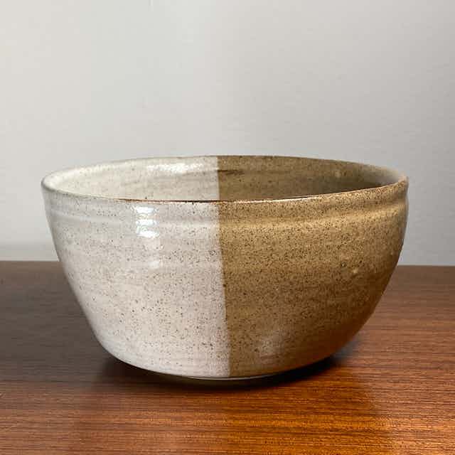 Two-tone bowl with white and transparent glaze
